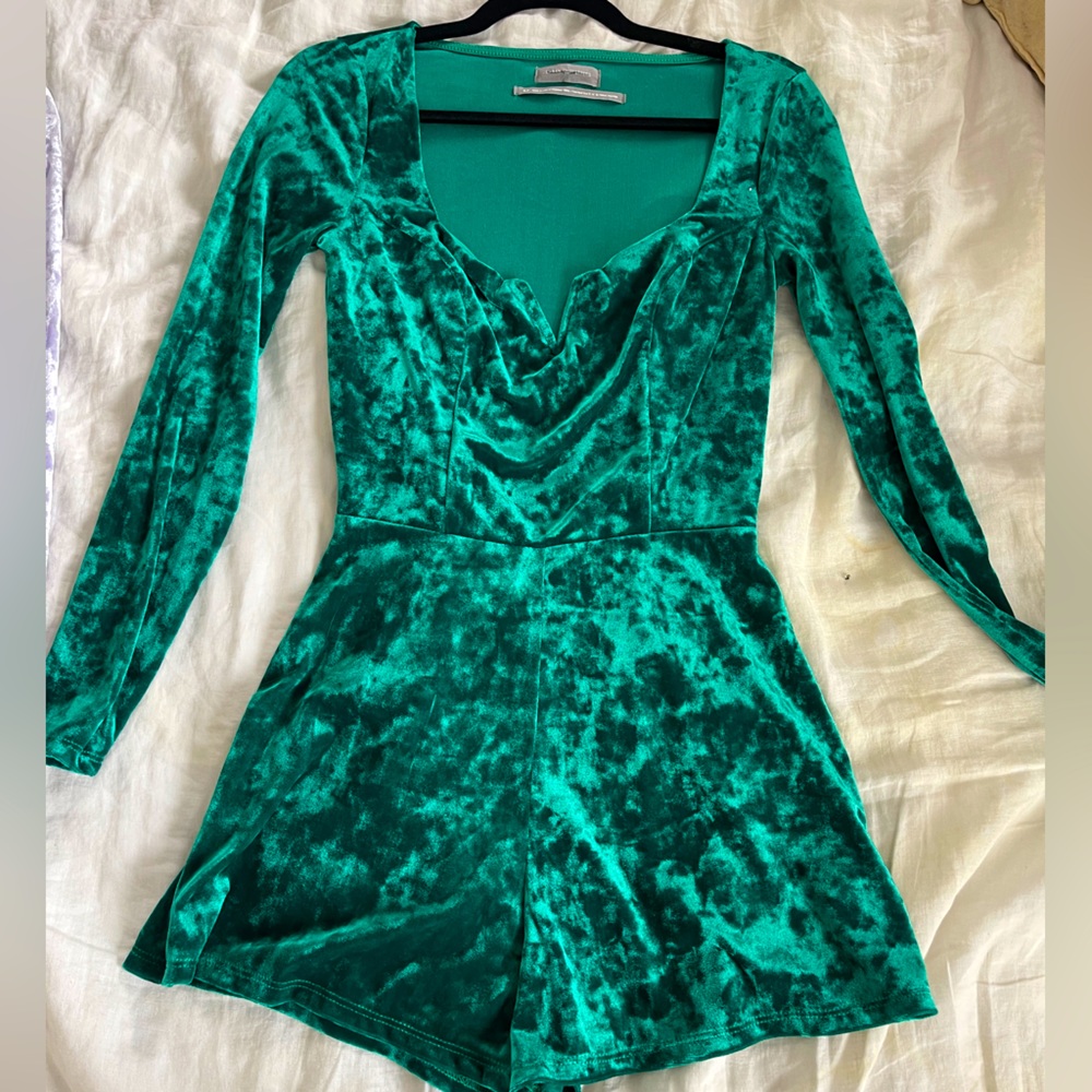 Urban outfitters green velvet romper size Small